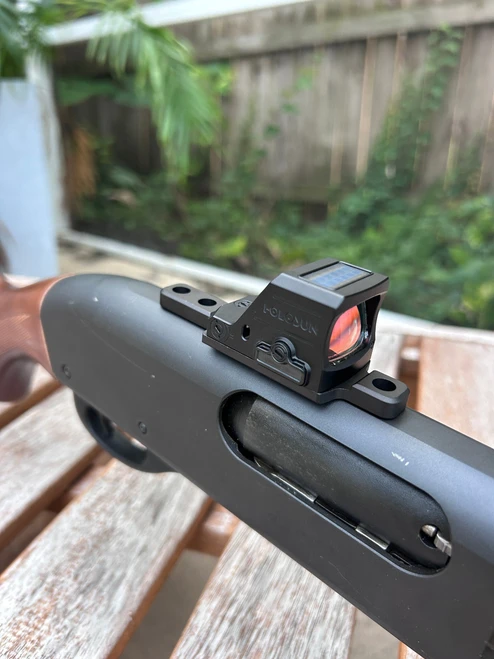 MOSSBERG 500 590 12 Ga Mount + Integrated HOLOSUN 407C X3 Solar Red Dot + Hardware