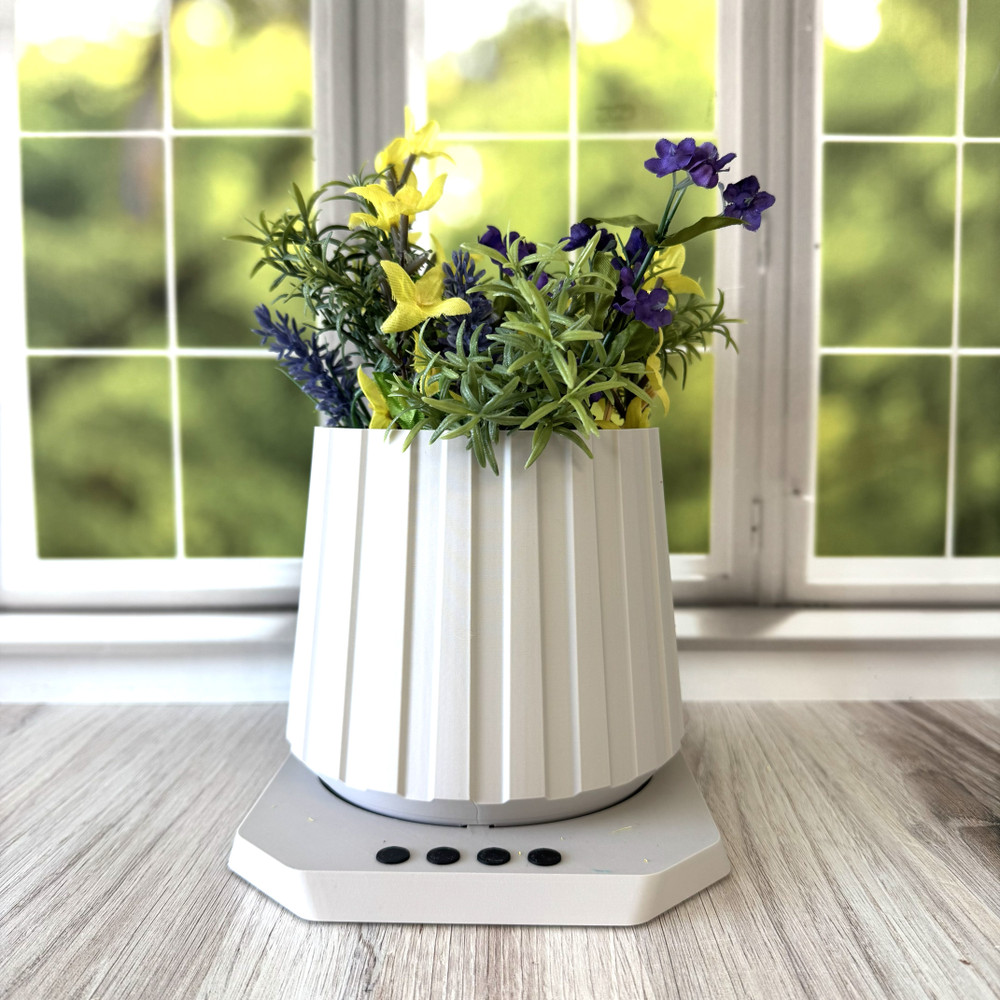 Flowerpot with Magnetic Base