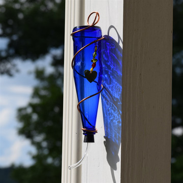 Hummingbird feeder handmade glass Alabama, artisan bird feeder, garden décor feeder, backyard hummingbird feeder, Margaret Kneisley glass feeder