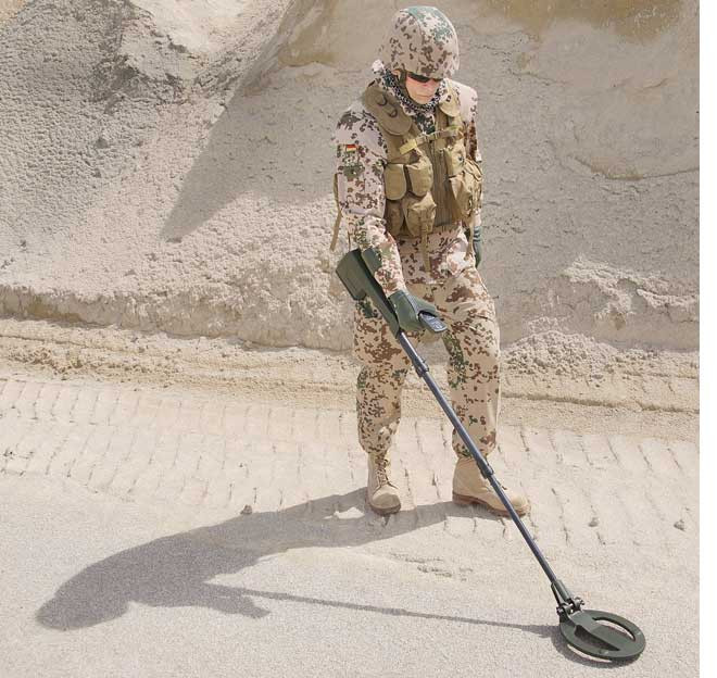 MINEX 4.610 KIT - Metal detector set w/ headphones - EOD Gear