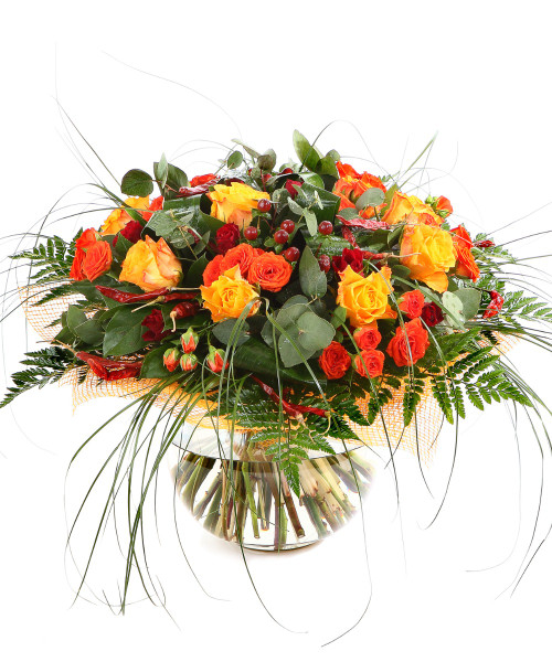 Deluxe Autumn Surprise - Roses Berries and fresh greens in Bouquet