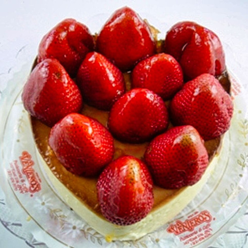 Heart Shaped Cheesecake w/Strawberries