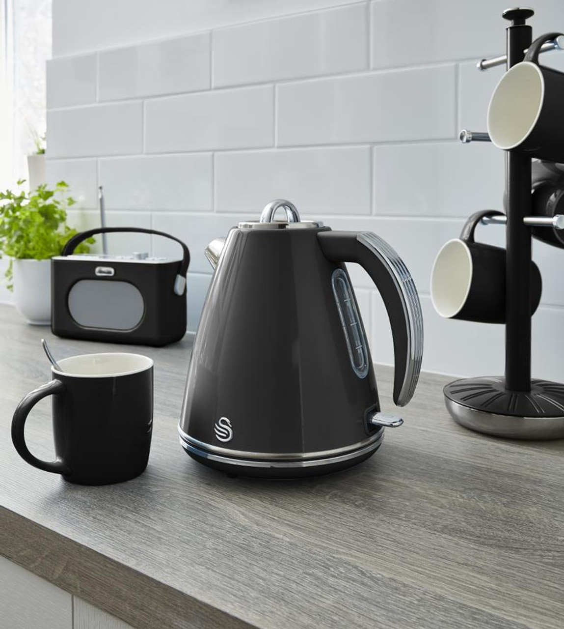 The smeg range of kettles and - Swan Electrical Expert