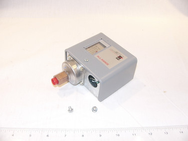 Johnson Controls P70CA-61 20"/100# Spst Open-Hi Ammonia