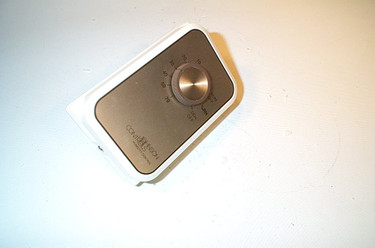 Johnson Controls W43A-14 0/70%Rh Spdt Low/Line V,H-Stat