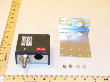 Danfoss 060-5231 6"/108# 1/4"MALE FLR AUTO SPDT