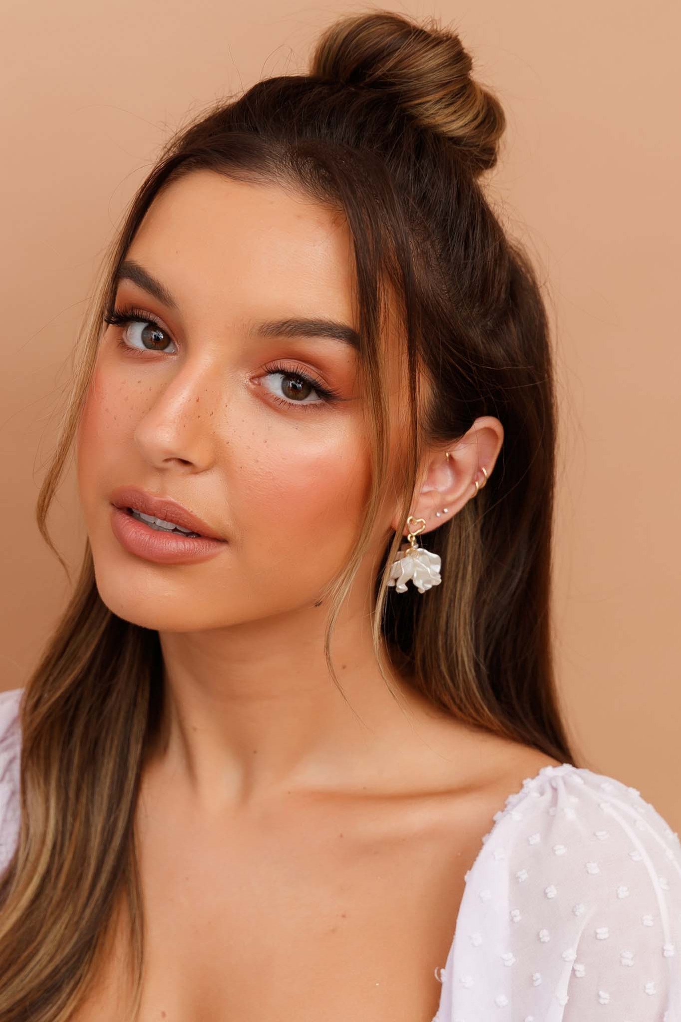 Magnolia White Earrings - White | Sage and Paige AUS.