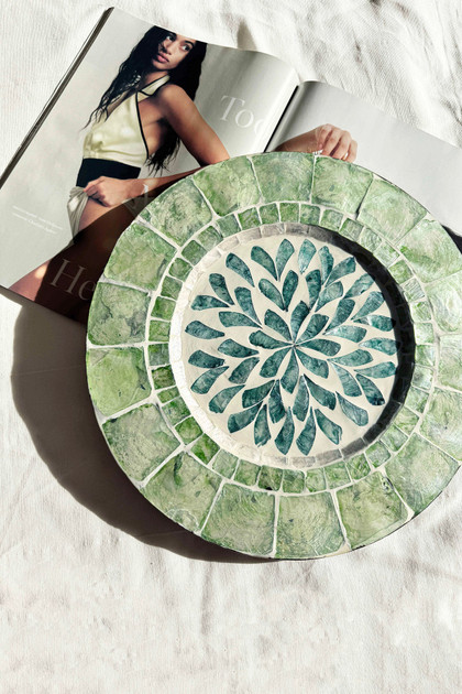 Hard To Forget Decorative Plate - Green | Sage and Paige AUS. Hard To Forget Decorative Plate - Green | Sage and Paige AUS.
