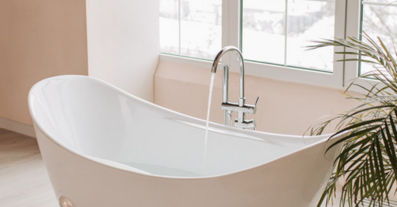 How to Choose a Bathtub: The 6 Things You Need to Consider