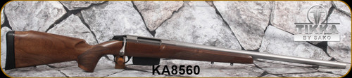 Tikka - 222Rem - T3x Varmint Hunter Stainless - Walnut Monte Carlo Stock/Stainless Finish, 23.7"Heavy Barrel, 6rd Magazine, Single-Stage Trigger, 1:14"Twist, Mfg# TFTT0919A10C0G6, S/N KA8560