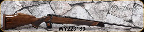 Weatherby - 22-250Rem - Mark V Deluxe Varmintmaster - High gloss AA Walnut stock w/Fineline, diamond point checkering, rosewood forend & grip cap w/maplewood spacers/High gloss Blued, 24"Threaded Barrel, Mfg# MDX01N222RR4T, S/N WY223180