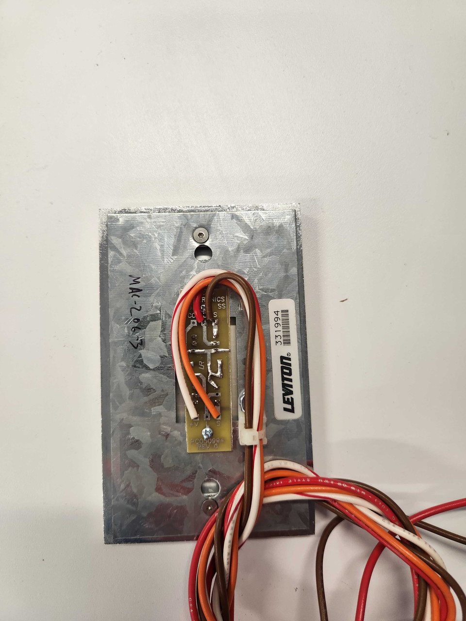 Leviton Macro Analog 2 Button Station, ON/OFF Switch, Refurbished (Leviton Macro Analog 2 Button Station, Refurbished) Leviton Macro Analog 2 Button Station, ON/OFF Switch, Refurbished (Leviton Macro Analog 2 Button Station, Refurbished)