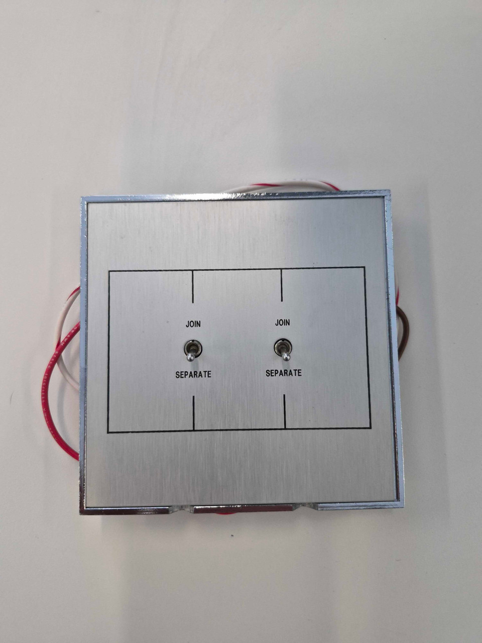 Leviton Macro Wall Station, 2 Toggles - Refurbished (LEVITON MACRO 2-TOGGLES, REFURB)