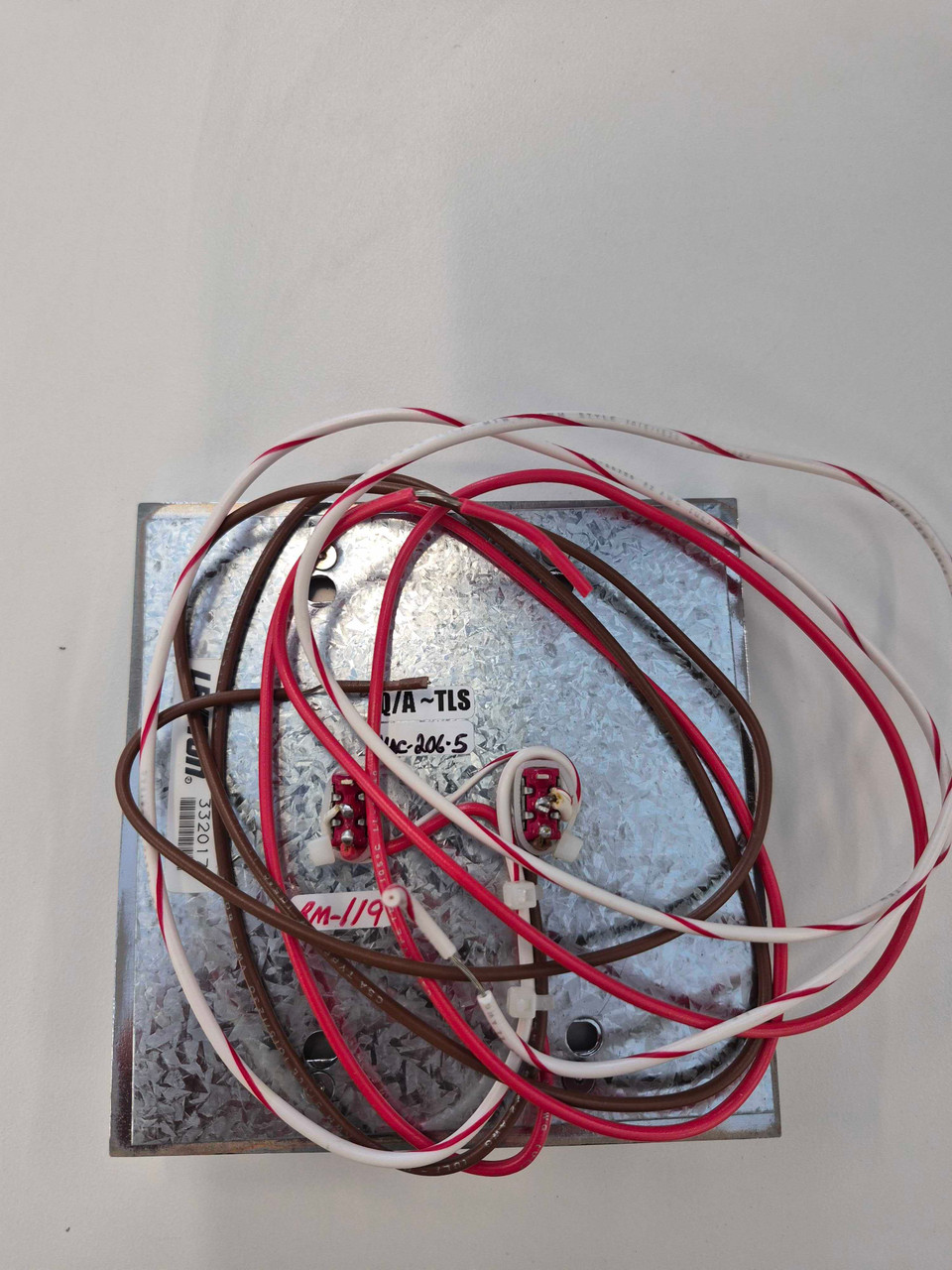 Leviton Macro Wall Station, 2 Toggles - Refurbished (LEVITON MACRO 2-TOGGLES, REFURB)