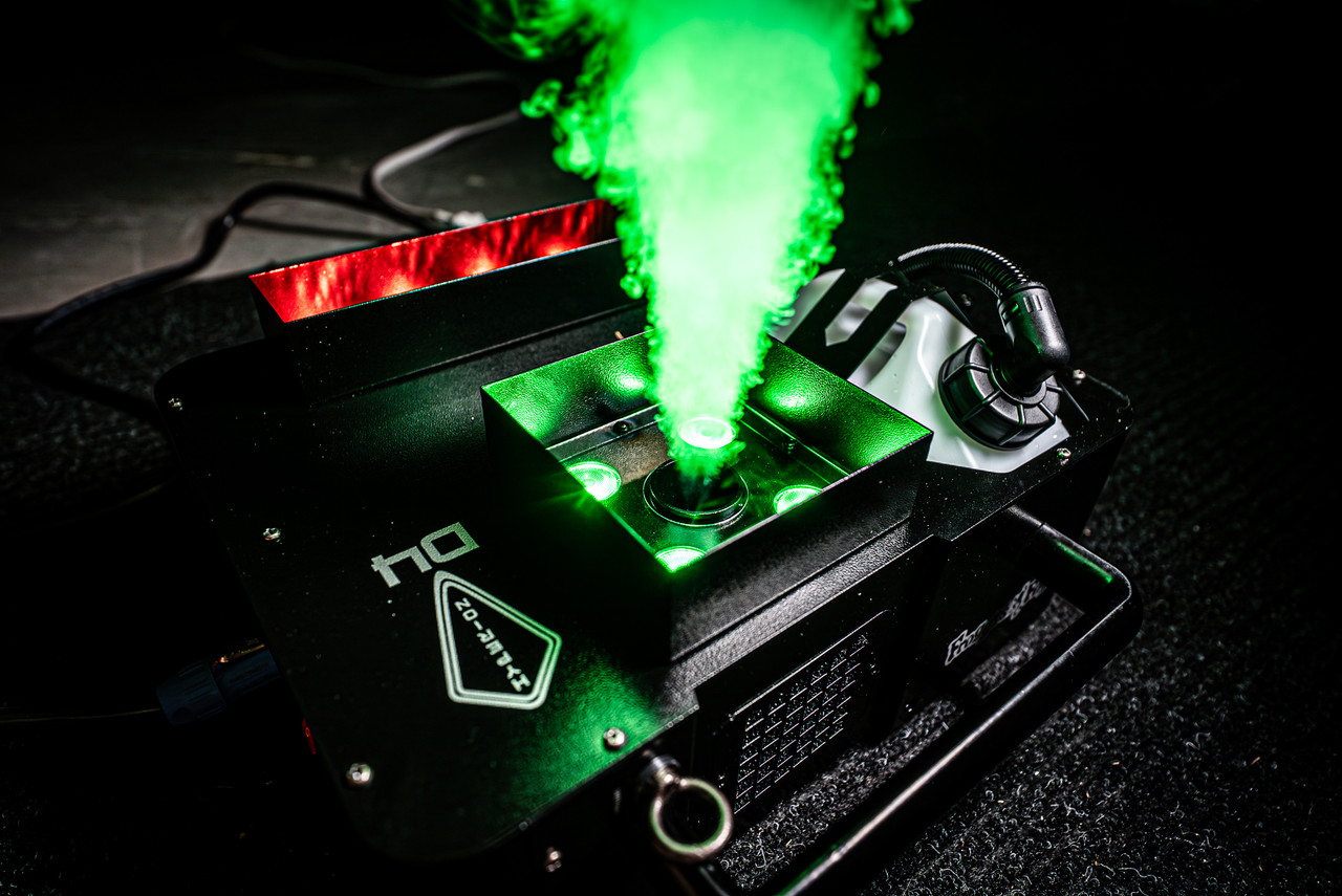 Froggy's Fog FFM-HYPERION-D4 Hyperion® D4 - Dual Color - 1550 Watts, 2 Color Smoke - Upshot Fog Machine (FFM-HYPERION-D4)