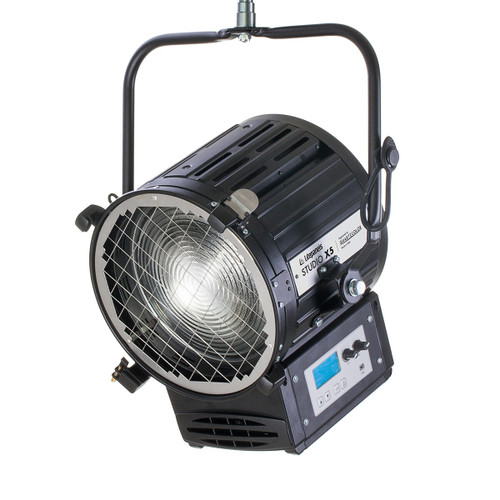 Litepanels 960-5303 Studio X5 Bi-Color 200W LED Fresnel Litepanels 960-5303 Studio X5 Bi-Color 200W LED Fresnel