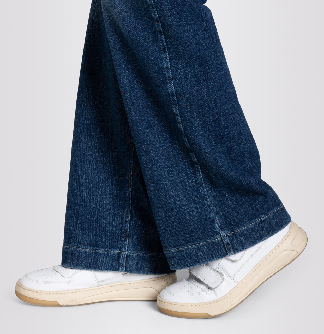 Wide Wash Cobalt in Authentic Authentic MAC Jeans Dream