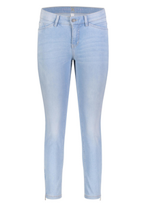 MAC Dream Chic Jeans in Summer Blue Wash, Size 00x29 MAC Dream Chic Jeans in Summer Blue Wash, Size 00x29