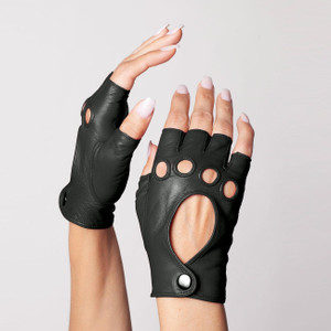 Seymoure Emily Gloves in Paris Black, Size Medium Seymoure Emily Gloves in Paris Black, Size Medium