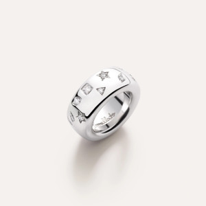Pomellato Iconica Medium 18K White Gold White Diamond Ring, Size 55 Pomellato Iconica Medium 18K White Gold White Diamond Ring, Size 55