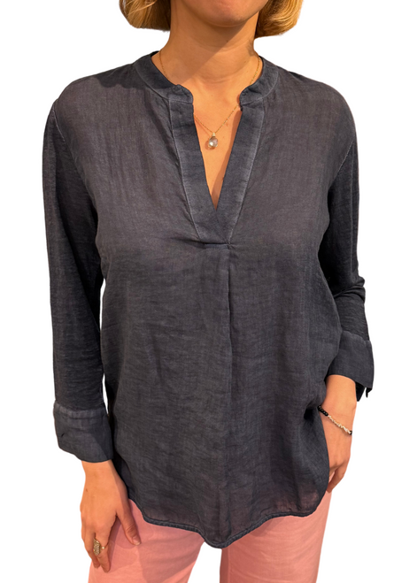 120% Lino 3/4 Sleeve V-Neck Top in Navy Blue