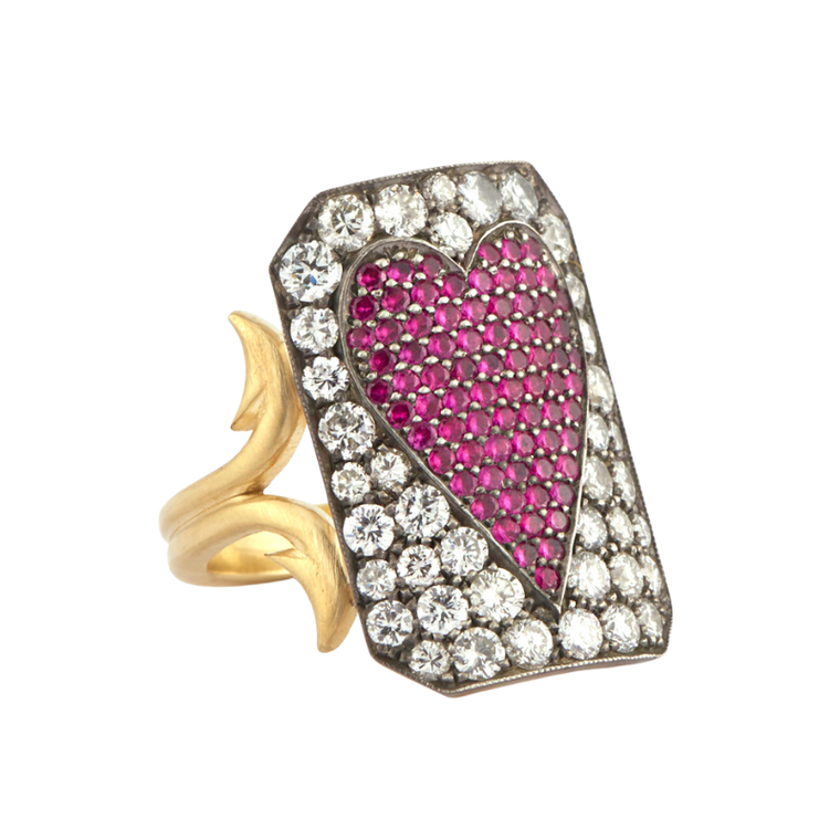 Sylva & Cie. Short Ten Table with Ruby Heart Ring Sylva & Cie. Short Ten Table with Ruby Heart Ring