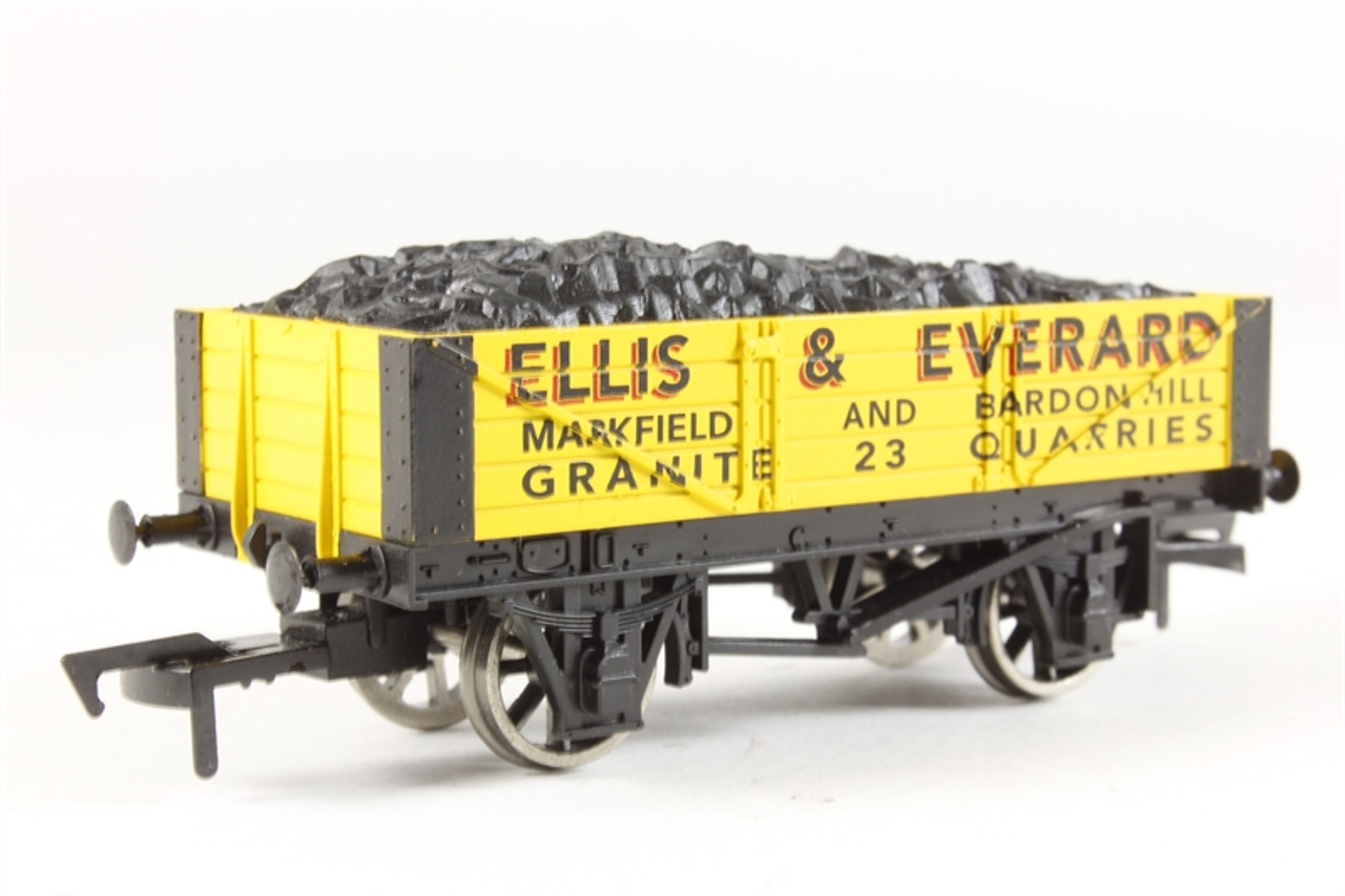 Dapol B883 4 Plank Ellis & Everard  Model Railway rolling stock