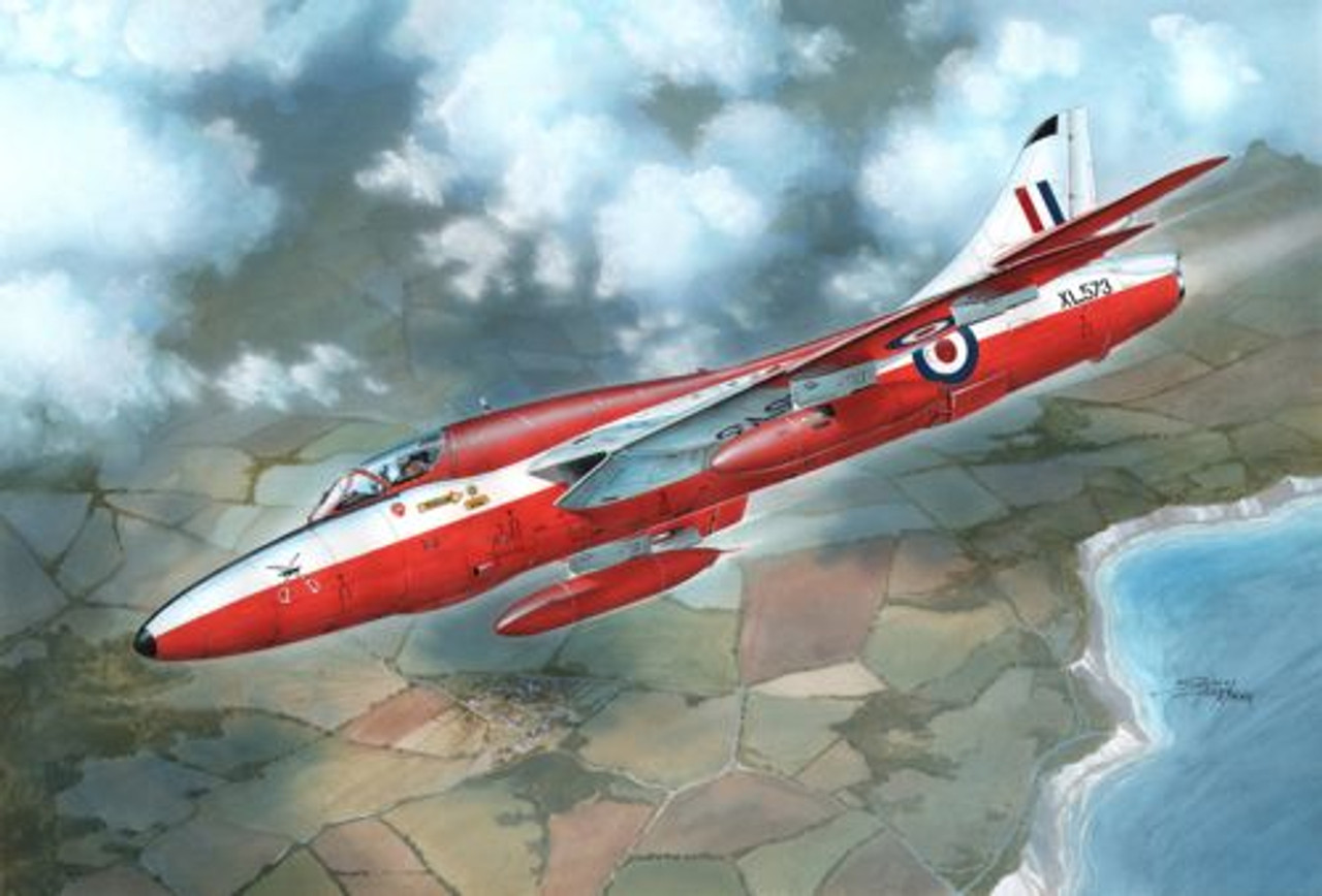 Xtrakit XK72013 Hawker Hunter T.7 1:72 Scale Model Kit