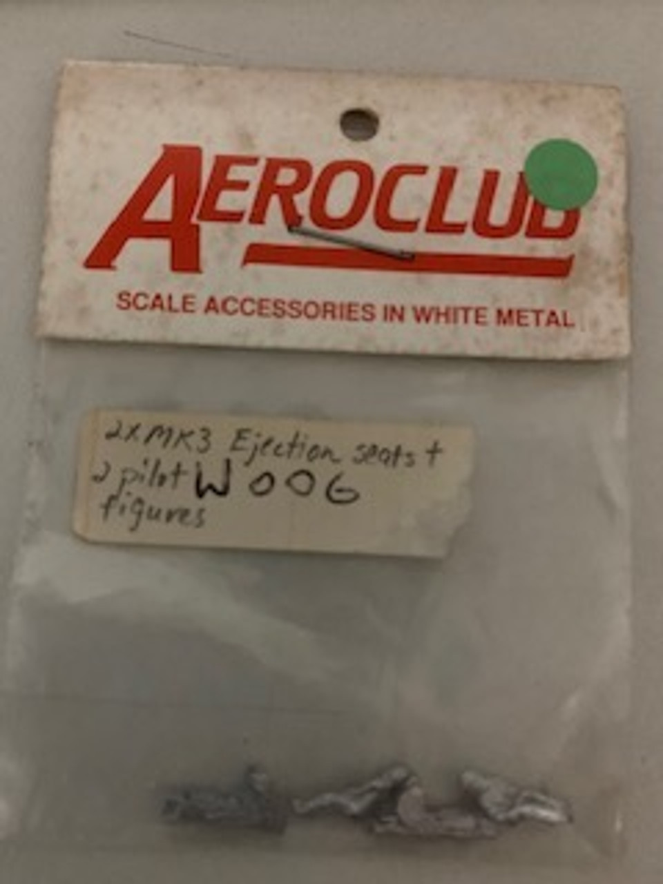 AEROCLUB 1/144 W006 MK3 EJECTION SEATS + 2 PILOT FIGURES