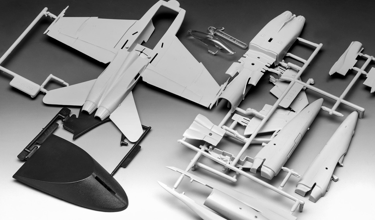 Revell 04965 easy-click system 1:72 Top Gun Maverick's F / A-18 Hornet