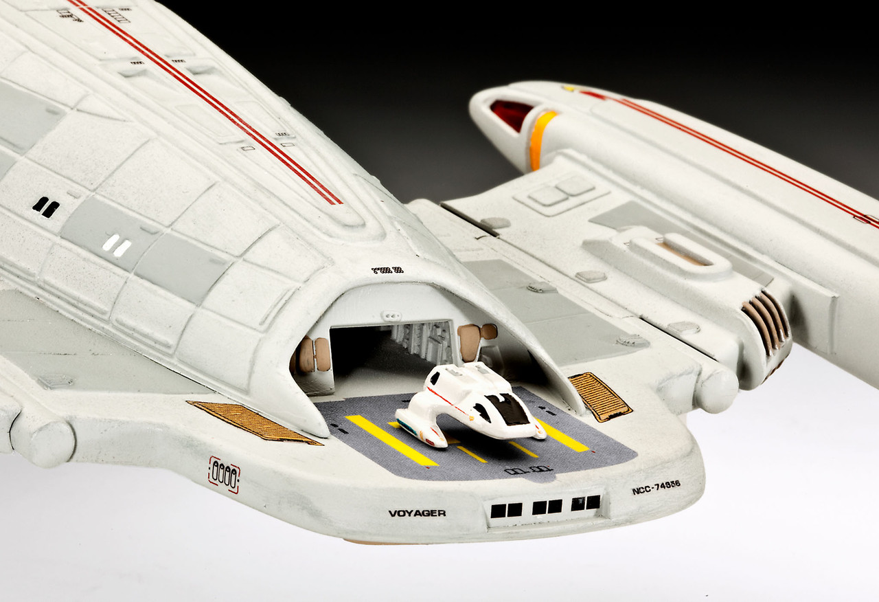 Revell 04992 Star Trek 1:670 U.S.S. Voyager