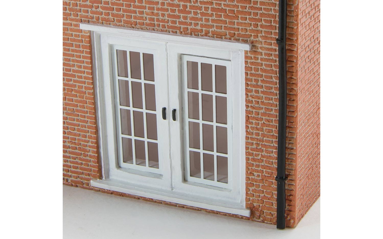 HORNBY HO R9847 MAQUETTE MONTEE - EPICERIE / PRE DECORATED CAST RESIN BUILDING