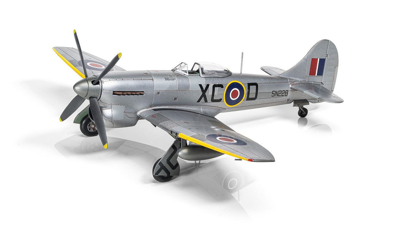 Airfix A02110 1:72 Hawker Tempest Mk.V Post War