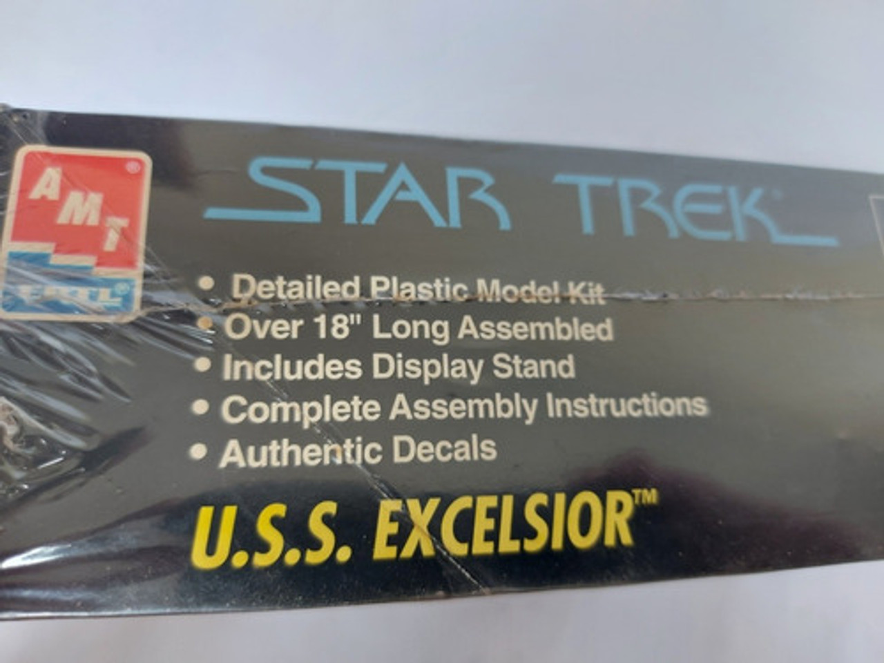 AMT 6630 Star Trek USS Excelsior