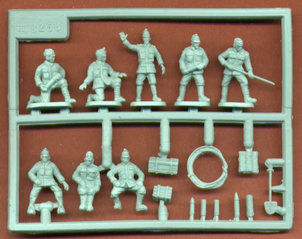 HaT 8258 WWI Austrian Artillery Crew 1:72 Scale Figures