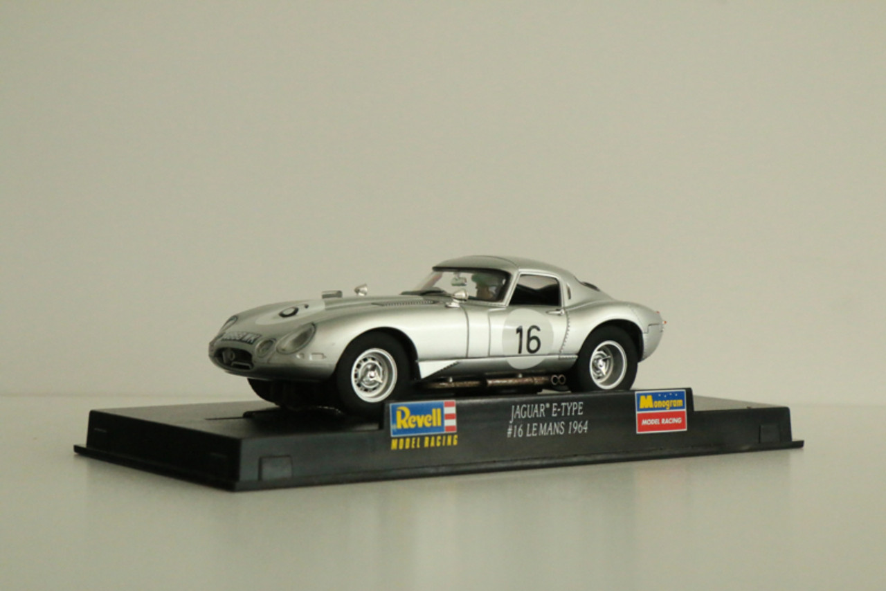 Revell 08359 1:32 Jaguar E-Type #16 Le Mans 1964