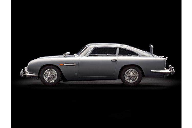 Revell 07746 007 Goldfinger Aston Martin DB5