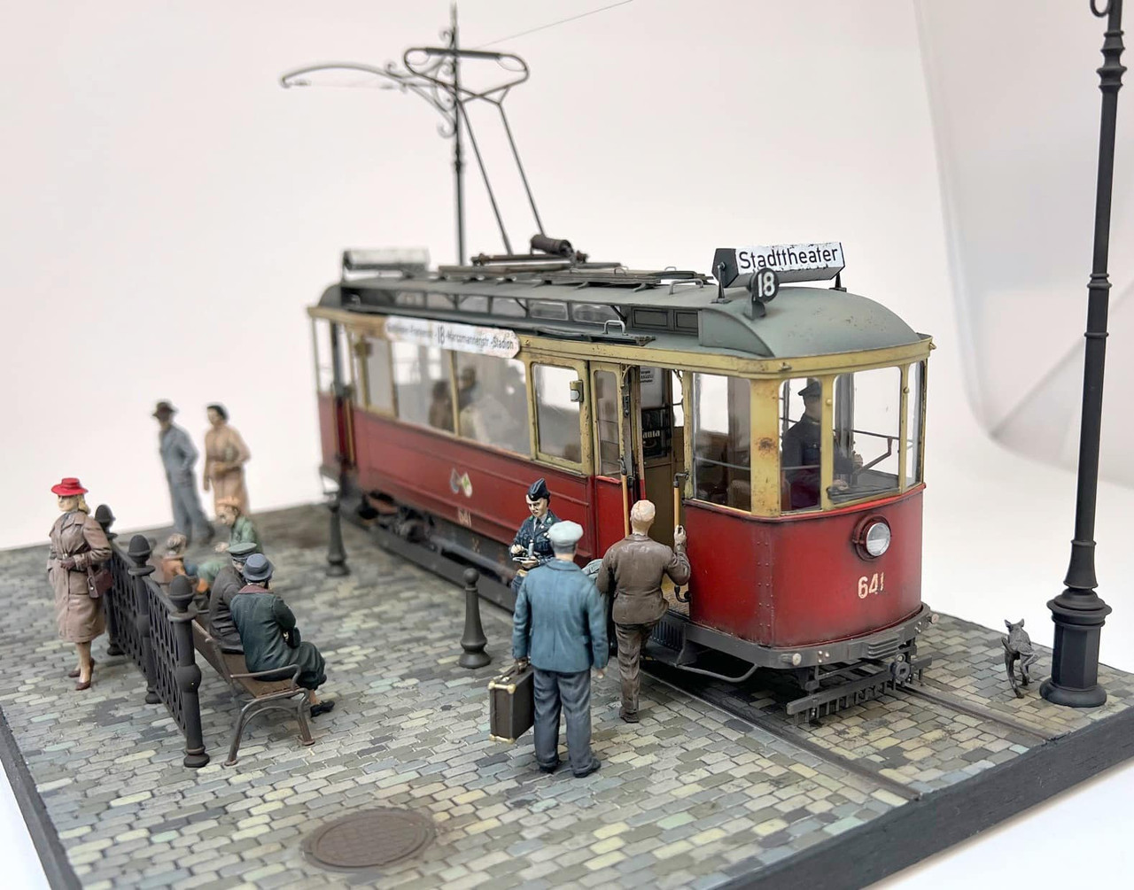 Miniart 38009 1:35 European Tramcar Strassenbahn Triebwagen 641 w