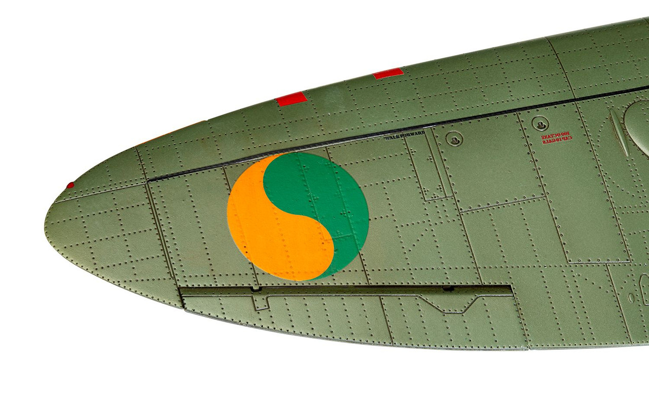 Airfix A05143 1:48 Supermarine Spitfire TR.9