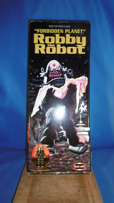 Polar Lights 8002 "Forbidden Planet" 1:12 Robby The Robot