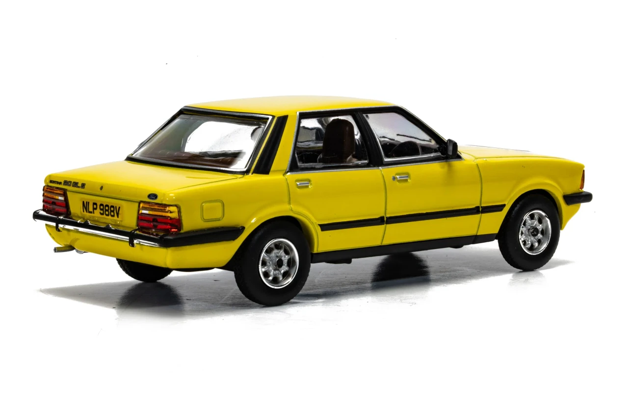 Corgi Vanguard VA15008 1:43Ford Cortina  Mk5 1.3, Prairie Yellow
