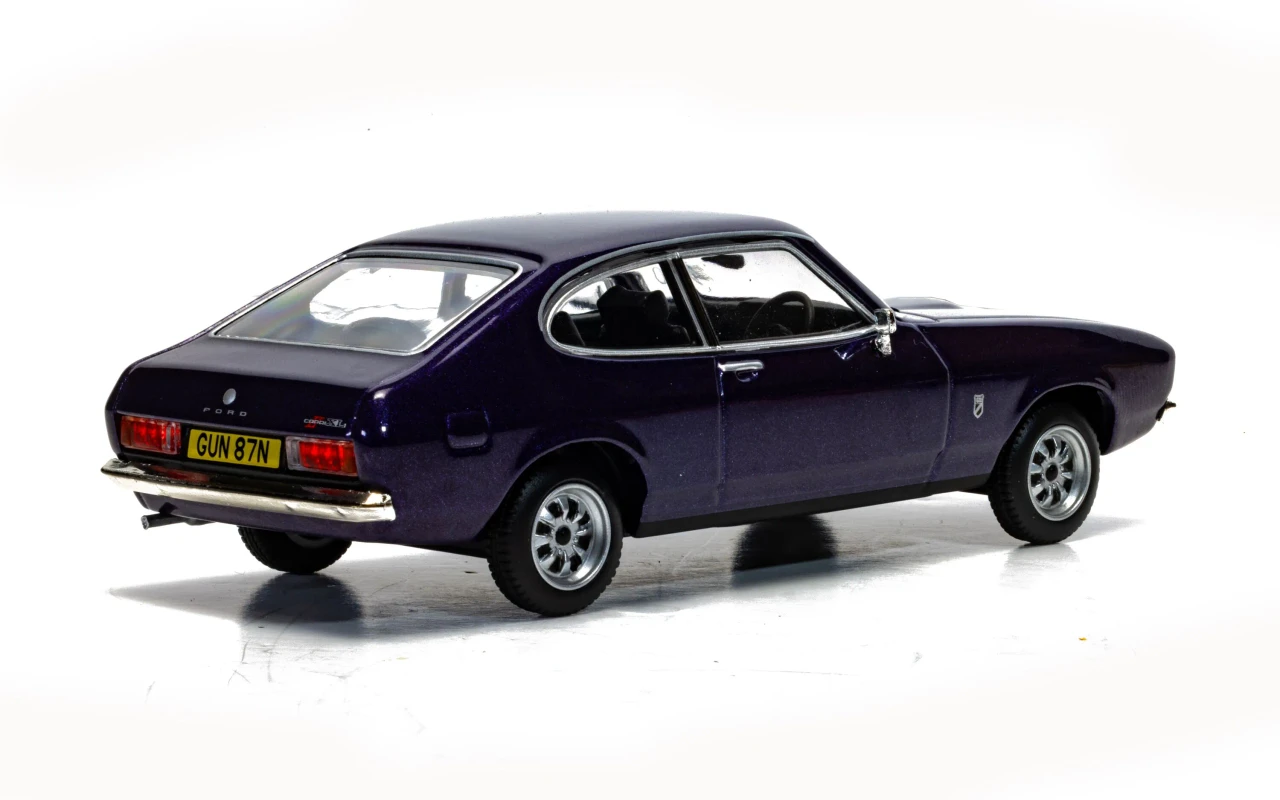 Corgi Vanguard VA15407 1:43 Ford Capri Mk2 1.6 GT, Purple Velvet