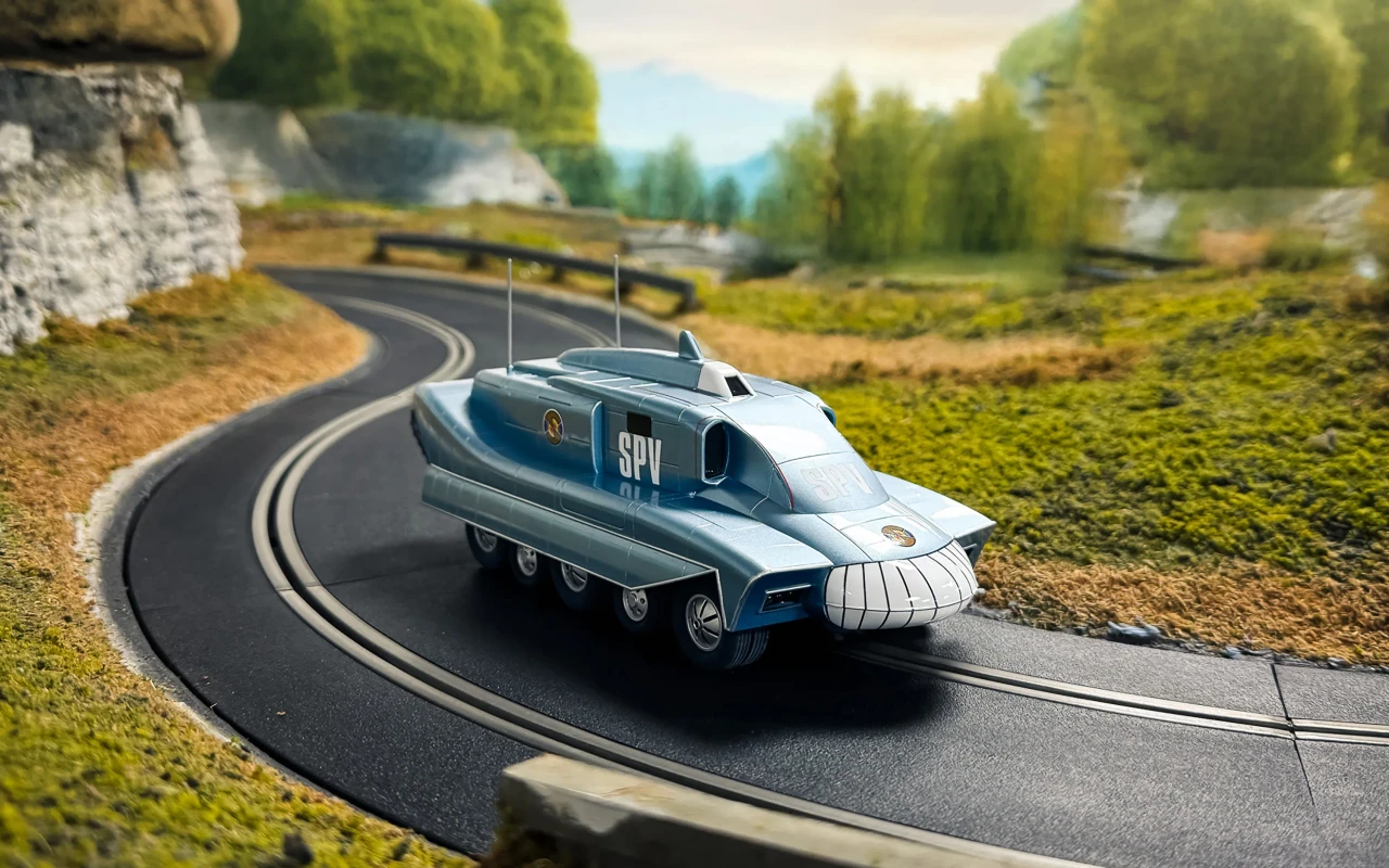 Scalextric C4605 Spectrum Pursuit Vehicle (SPV) - Captain Scarlet