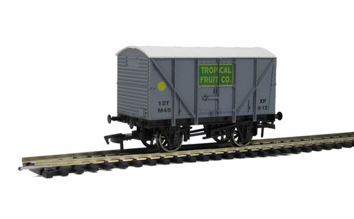 Dapol B862 Tropical Fruit Co Banana Van  Model Rai