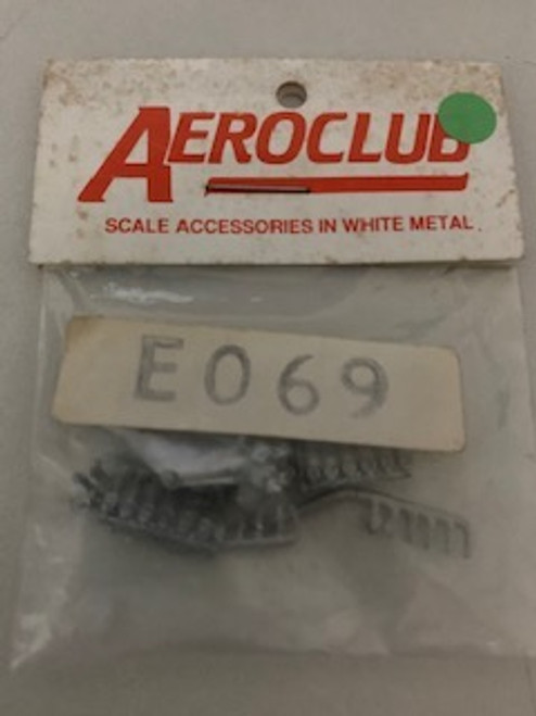 Aeroclub 1/72 E069 Aeroclub Rolls Royce Eagle V12 Engine With Exhausts