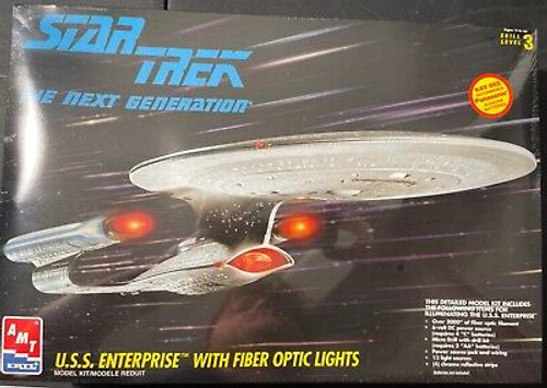 AMT ERTL 8772 Star Trek The Next Generation USS Enterprise NCC-1701-D 