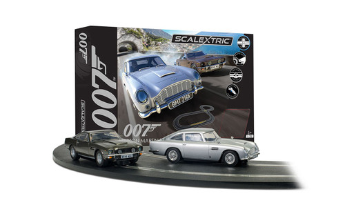 Scalextric C1447M 007 Aston Martin DB5 vs Aston Martin v8 Scalextric C1447M 007 Aston Martin DB5 vs Aston Martin v8