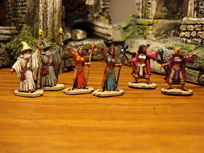 Caeser Miniatures Fantasy104 1:72 Adventures Hero!  Can you bear the evil forces?
