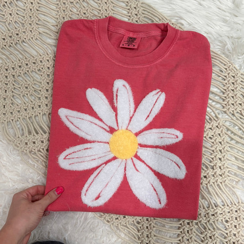 Fluffy Daisy Tee