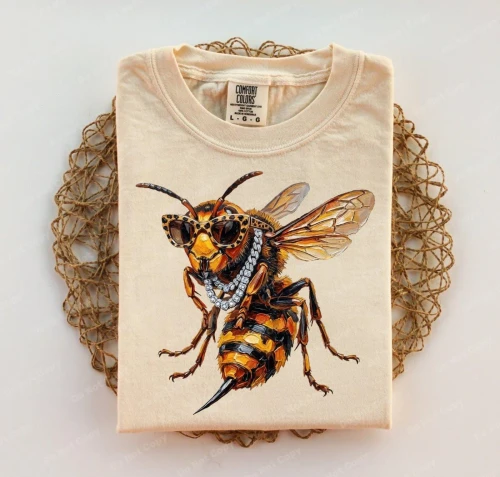 Glam Hornet Tee